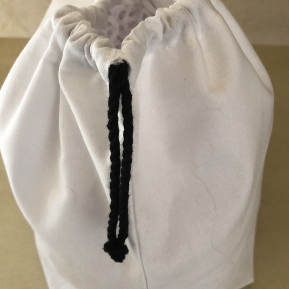 CHANEL white cotton canvas drawstring pouch cosmetic bag storage bag - AUTHENTIC - Picture 10 of 16